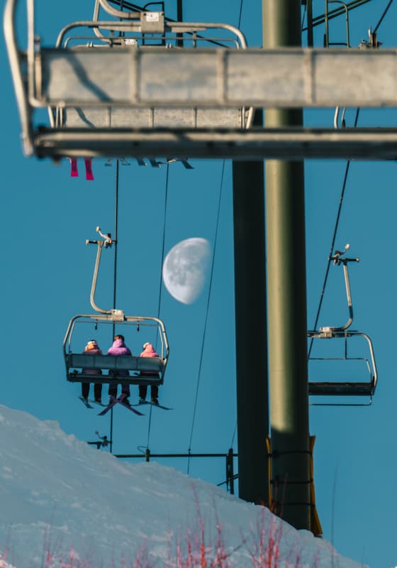 svr_nick_lacey_winter_skiing_lifts_01-08-26_a7409777_