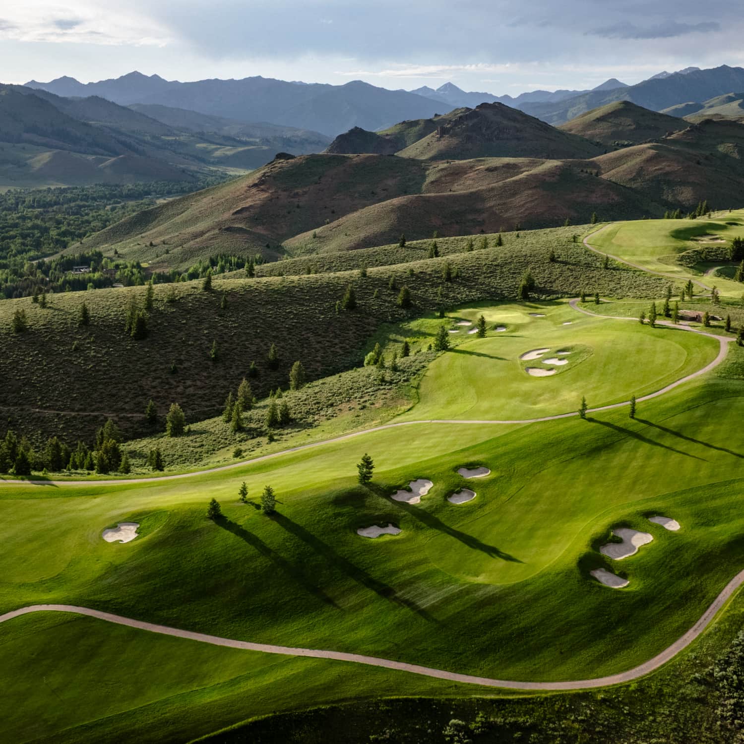 svr_summer_golf_white_clouds.jpg