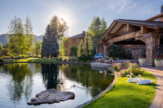 svr_svlodge_lodging_exterior_summer_2019_dondero_steve_3